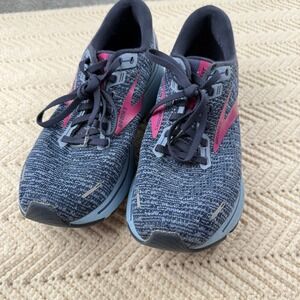 BROOKS Shoes GHOST 14 Womens Size 10.5 Running Sneaker Athletic Grey Purple